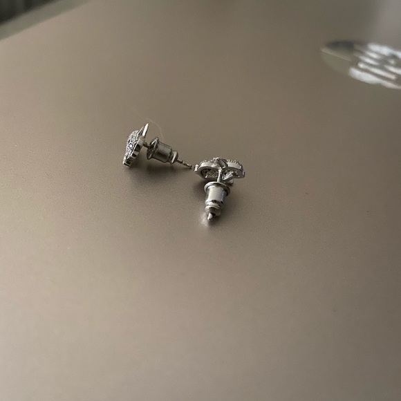 Silver bunny earrings - Picture 3 of 3